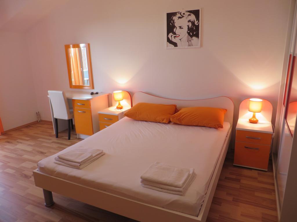 Apartments Petar Hvar Town Oda fotoğraf